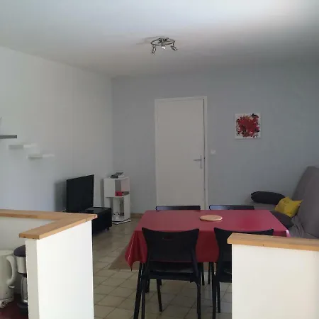 Joli A *